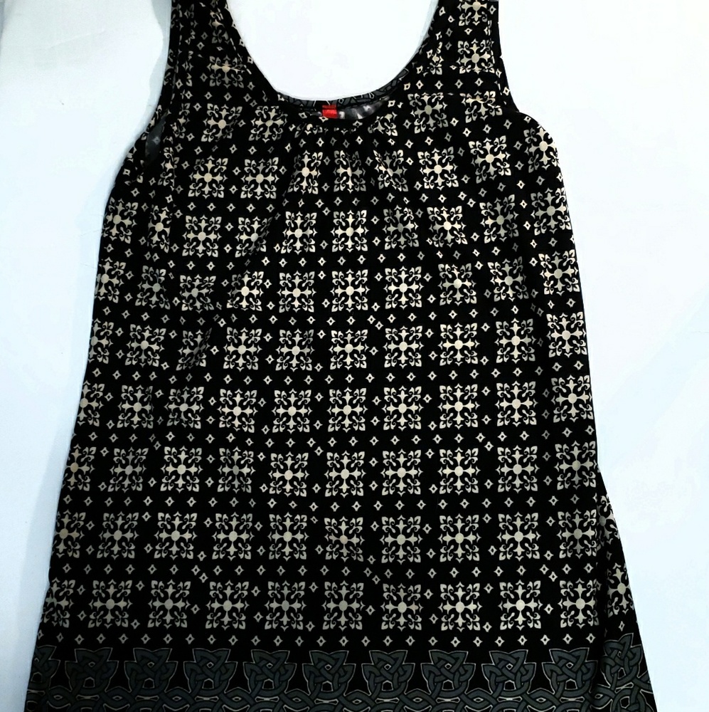 ⭐️3/$15⭐️ Black Cream Tank Blouse